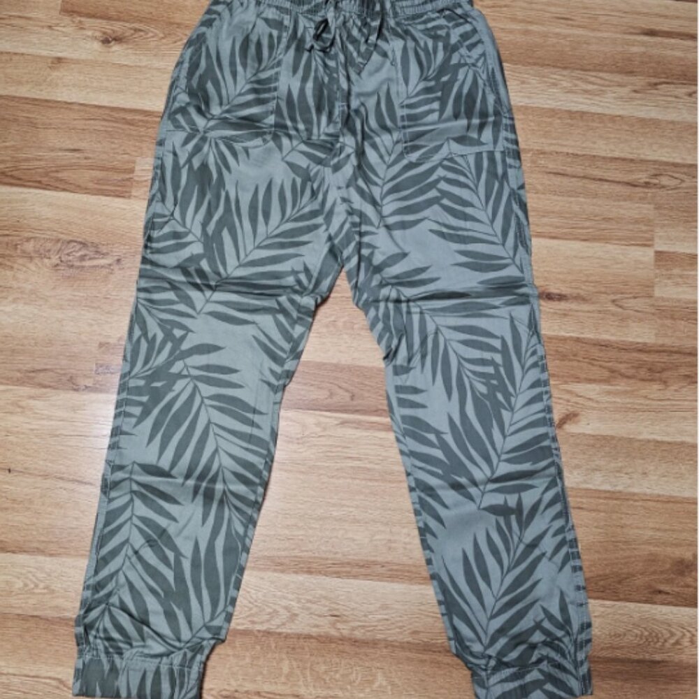 C&C California Sage Leaf Pattern Joggers